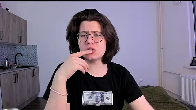 Snapshot of Derek_Shameless chatting on 02-18-26, 05:20 Derek Shameless online show from 02-18-26, 05:20