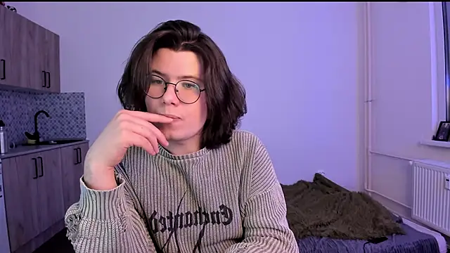 Snapshot of Derek_Shameless chatting on 02-25-26, 08:29 Derek Shameless online show from 02-25-26, 08:29