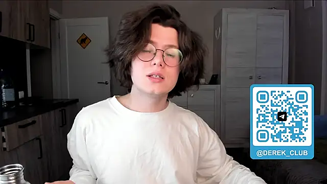 Derek Shameless online show from 05-10-26, 06:24