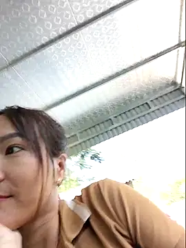 Yumyum kiw online show from 11-06-25, 03:07