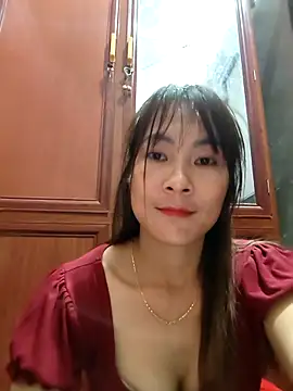 Yumyum kiw online show from 12-18-25, 04:35