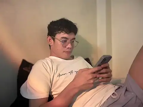 keirflorianxx online show from 09-15-25, 03:01