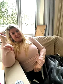 DesireDaisy online show from 09-27-25, 11:04