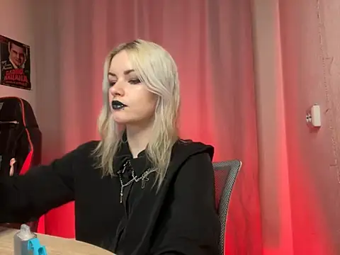 CherryKnight666 online show from 09-08-25, 09:14