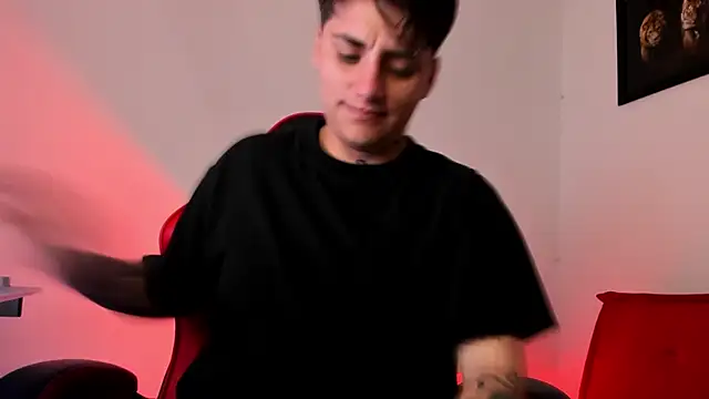 Snapshot of PeytonBox chatting on 09-26-25, 11:58 PeytonBox online show from 09-26-25, 11:58