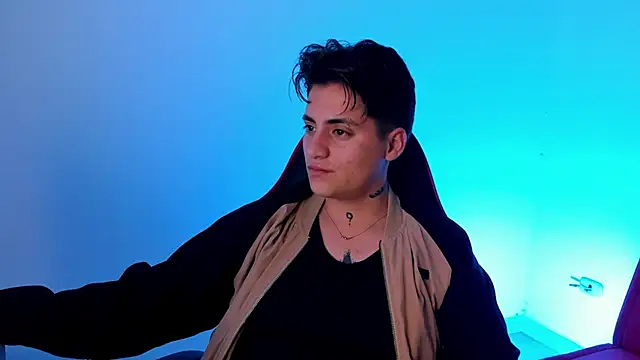 Snapshot of PeytonBox chatting on 10-01-25, 11:55 PeytonBox online show from 10-01-25, 11:55