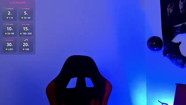 Snapshot of PeytonBox chatting on 10-24-25, 11:39 PeytonBox online show from 10-24-25, 11:39