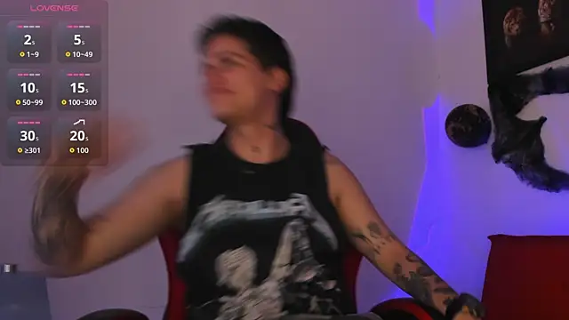 Snapshot of PeytonBox chatting on 10-27-25, 12:09 PeytonBox online show from 10-27-25, 12:09