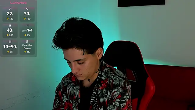 Snapshot of PeytonBox chatting on 11-09-25, 11:52 PeytonBox online show from 11-09-25, 11:52