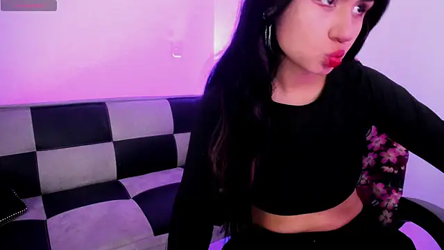 Snapshot of GwenHazel chatting on 10-07-25, 11:29 GwenHazel online show from 10-07-25, 11:29