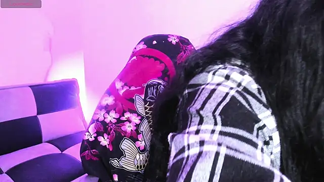 Snapshot of GwenHazel chatting on 10-15-25, 11:21 GwenHazel online show from 10-15-25, 11:21