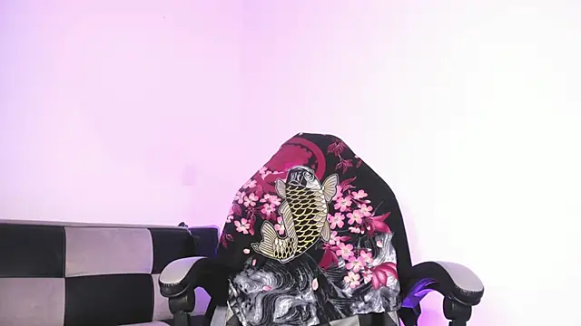 Snapshot of GwenHazel chatting on 10-18-25, 12:17 GwenHazel online show from 10-18-25, 12:17