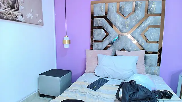 Electra Gosselin online show from 10-24-25, 01:18