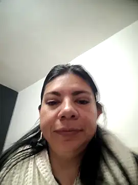 Snapshot of kinky_momm chatting on 09-15-25, 01:11 kinky momm online show from 09-15-25, 01:11