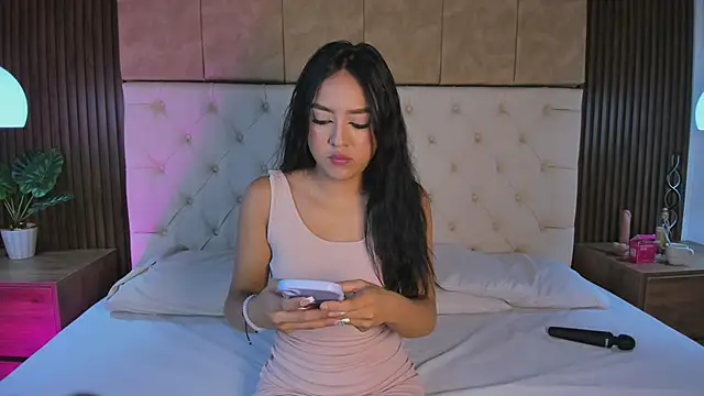 Dafne Hillss online show from 10-04-25, 12:36