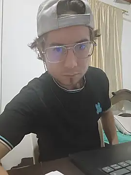 Snapshot of TamantaP chatting on 07-31-26, 04:01 TamantaP online show from 07-31-26, 04:01