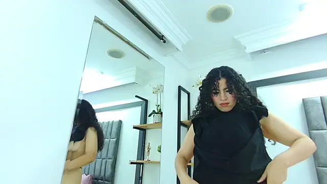 Skyler Fox  online show from 01-18-26, 08:23