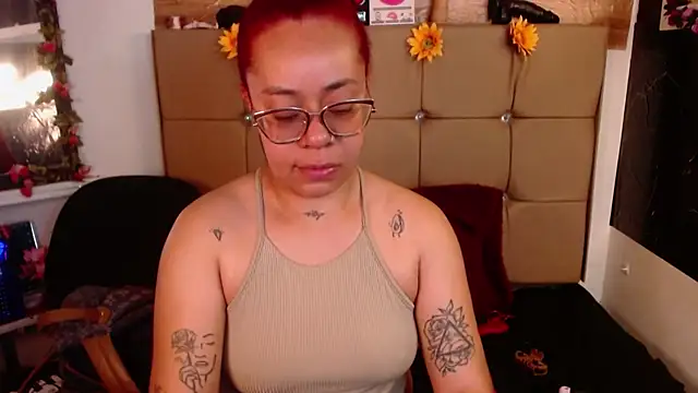 Snapshot of MIA__SPENCER chatting on 03-27-26, 03:23 MIA SPENCER online show from 03-27-26, 03:23