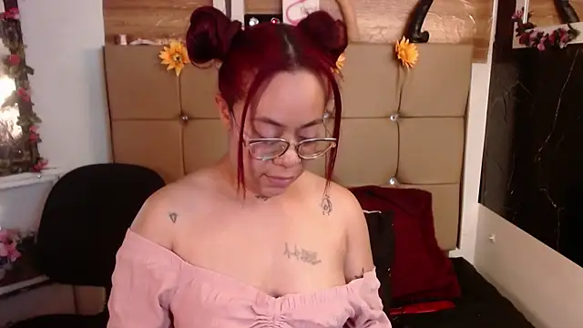 Snapshot of MIA__SPENCER chatting on 04-29-26, 07:20 MIA SPENCER online show from 04-29-26, 07:20