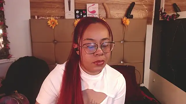 Snapshot of MIA__SPENCER chatting on 04-30-26, 08:04 MIA SPENCER online show from 04-30-26, 08:04