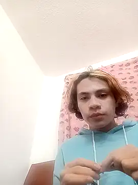 Snapshot of kittymutant99 chatting on 11-10-25, 06:18 kittymutant99 online show from 11-10-25, 06:18