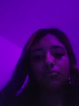 carolinerue online show from 05-04-26, 04:52