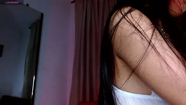 carolinerue online show from 05-05-26, 10:01