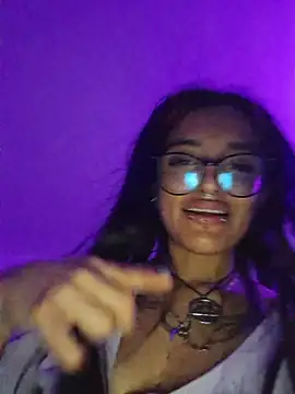carolinerue online show from 05-08-26, 10:59