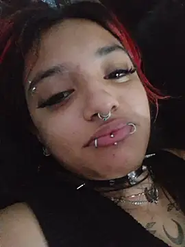 carolinerue online show from 05-12-26, 10:23