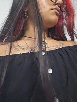 carolinerue online show from 06-18-26, 06:34