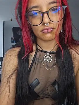 carolinerue online show from 06-27-26, 10:04