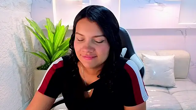 Snapshot of antonela_tp chatting on 09-19-25, 12:28 antonela tp online show from 09-19-25, 12:28