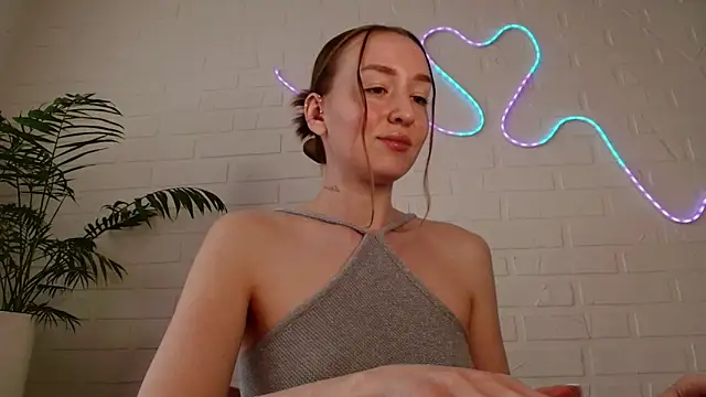 WhitePrincessLuna online show from 05-10-26, 01:05