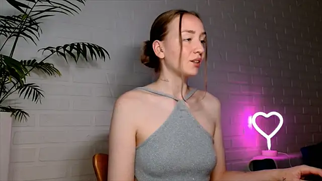 WhitePrincessLuna online show from 06-26-26, 01:37