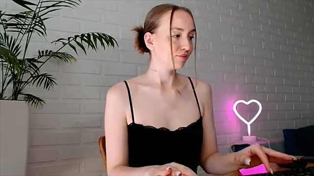 WhitePrincessLuna online show from 06-28-26, 12:00
