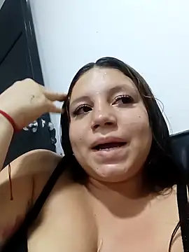 Snapshot of Shell_Latina chatting on 02-14-26, 03:14 Shell Latina online show from 02-14-26, 03:14