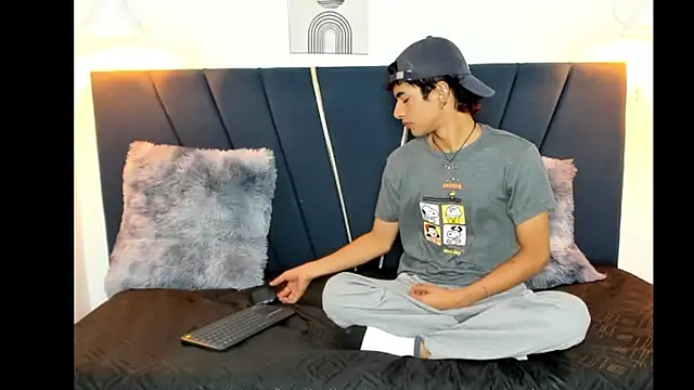 Snapshot of maicol_cum23 chatting on 09-13-25, 01:33 maicol cum23 online show from 09-13-25, 01:33