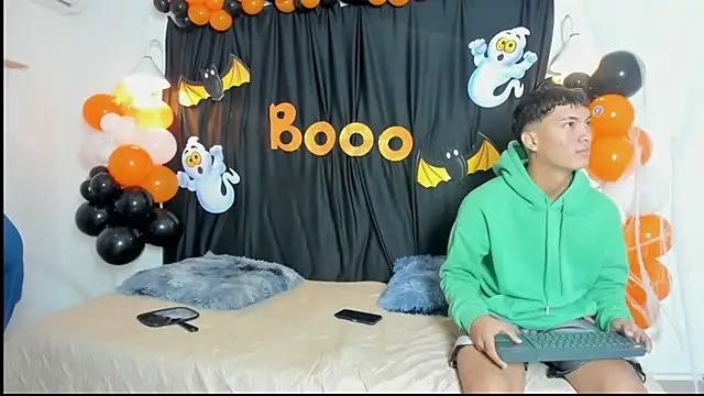 Snapshot of maicol_cum23 chatting on 10-11-25, 08:51 maicol cum23 online show from 10-11-25, 08:51