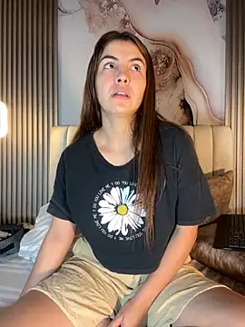 Snapshot of Dakota_Evanns chatting on 10-24-25, 04:03 Dakota Evanns online show from 10-24-25, 04:03