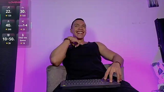 adriel escalante online show from 05-04-26, 01:45