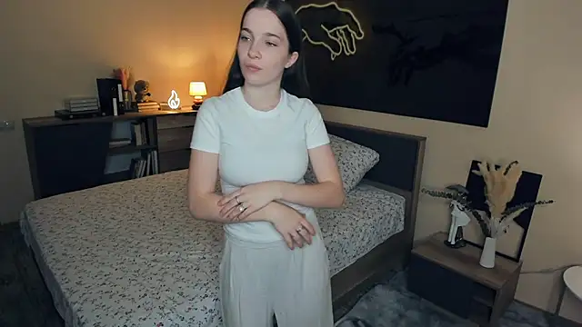 CeceliaLindabury online show from 09-13-25, 10:37