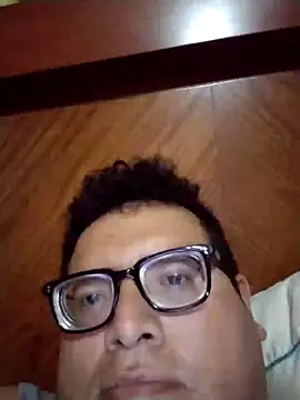 Santiagoqro85 online show from 10-04-25, 12:36