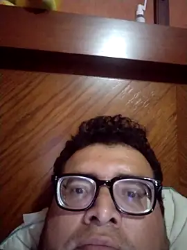 Santiagoqro85 online show from 10-22-25, 03:07