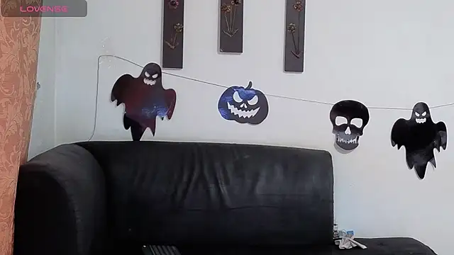 kloe-robert online show from 10-04-25, 03:21