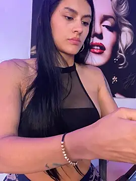 juliana1920 online show from 09-17-25, 05:58