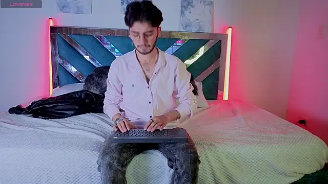 nerd perverse online show from 09-20-25, 03:18