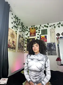 Raven luv online show from 11-04-25, 01:05