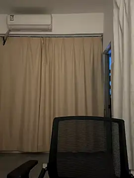 wly2028 online show from 11-12-25, 12:27