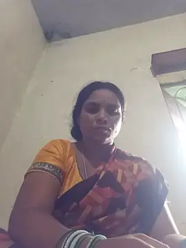 Snapshot of Notyriya7 chatting on 07-10-26, 11:35 Notyriya7 online show from 07-10-26, 11:35