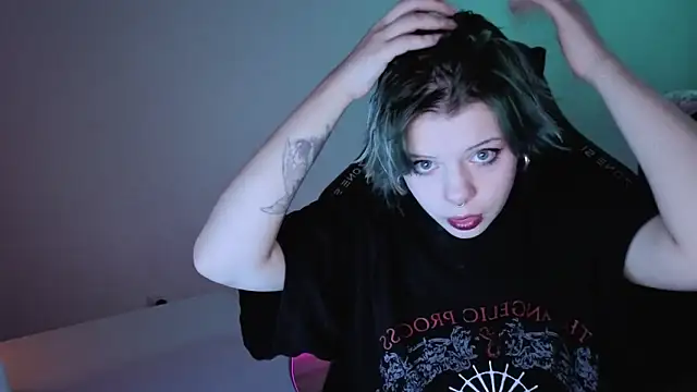 Alice Zev online show from 09-18-25, 08:22